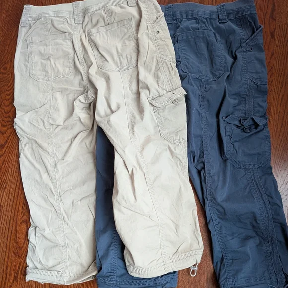 Style & Co Casual Cargo Pants Pair in Khaki & Blue Capri Length Runs Large - Picture 2 of 7